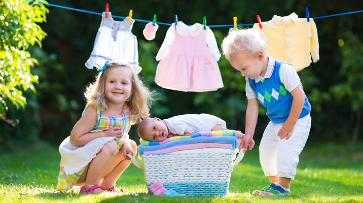 Mẹo hay giúp giặt quần áo không ra màu cực hữu ích
