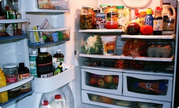 Làm gì khi tủ lạnh bị chảy nước?