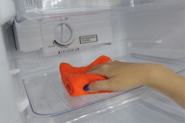 Chỉ 20 phút làm sạch tủ lạnh hoàn hảo