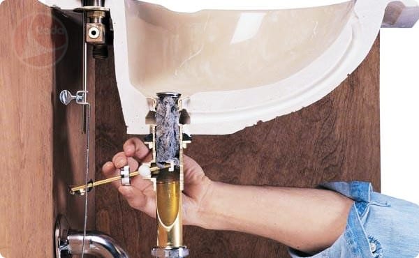 Thông tắc vệ sinh bồn rửa chén