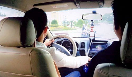 Bộ GTVT yêu cầu Uber chấp hành quy định pháp luật tại VN