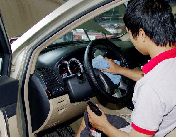 Tự dọn nội thất ô tô tại nhà chỉ với 16 mẹo cực kỳ đơn giản