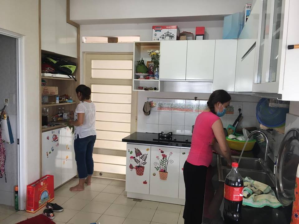 Dịch vụ vệ sinh nhà cửa cuối năm: Nỗi lòng “kẻ dọn… người la”