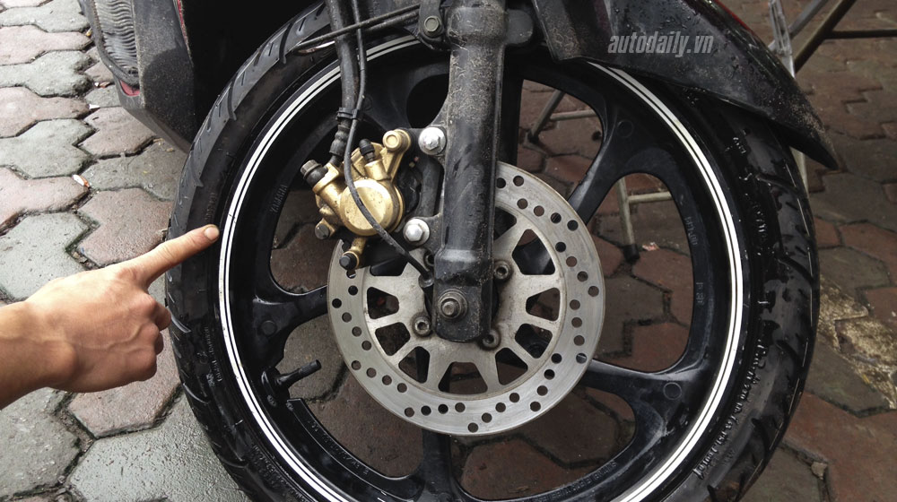 Tuyệt chiêu kiểm tra lốp khi cần phải thay thế