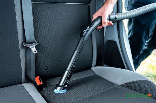Các bước vệ sinh và làm sạch ghế ô tô bằng vải