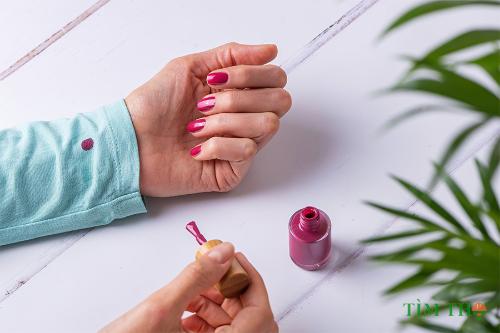 Cách tẩy sạch sơn móng tay dính trên quần áo và các loại vải