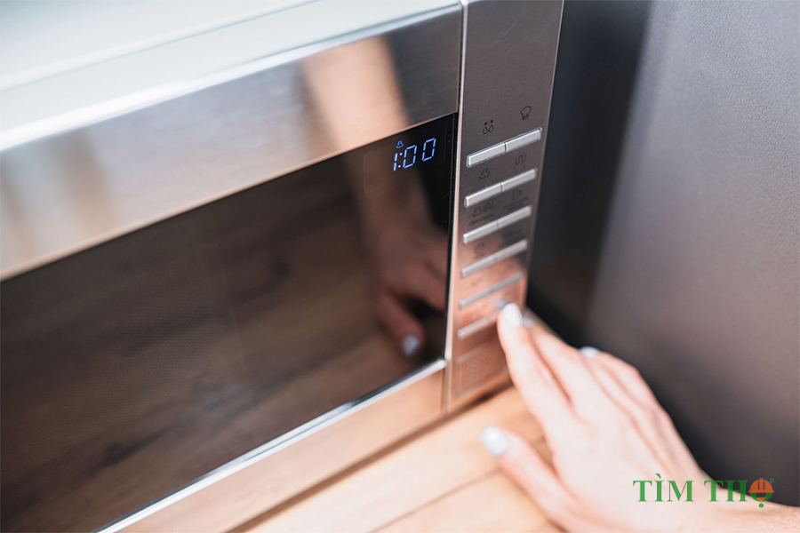 Cách để Làm sạch mút trang điểm trong Lò vi sóng