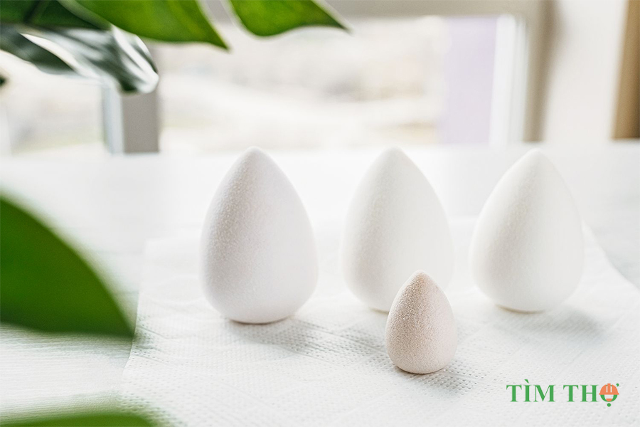 Phơi mút trang điểm đã được giặt sạch trong không khí