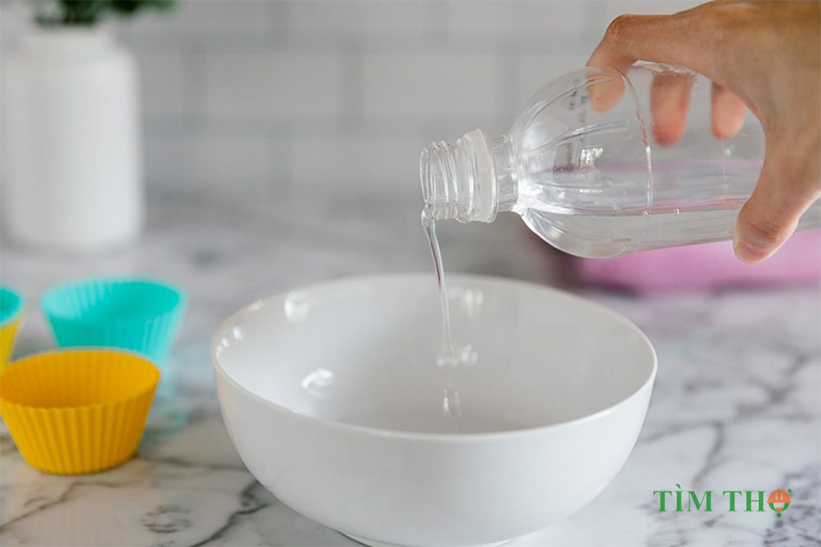 Cách làm sạch dụng cụ nấu ăn bằng silicone