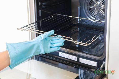 Cách làm sạch giá đỡ lò nướng trông như mới