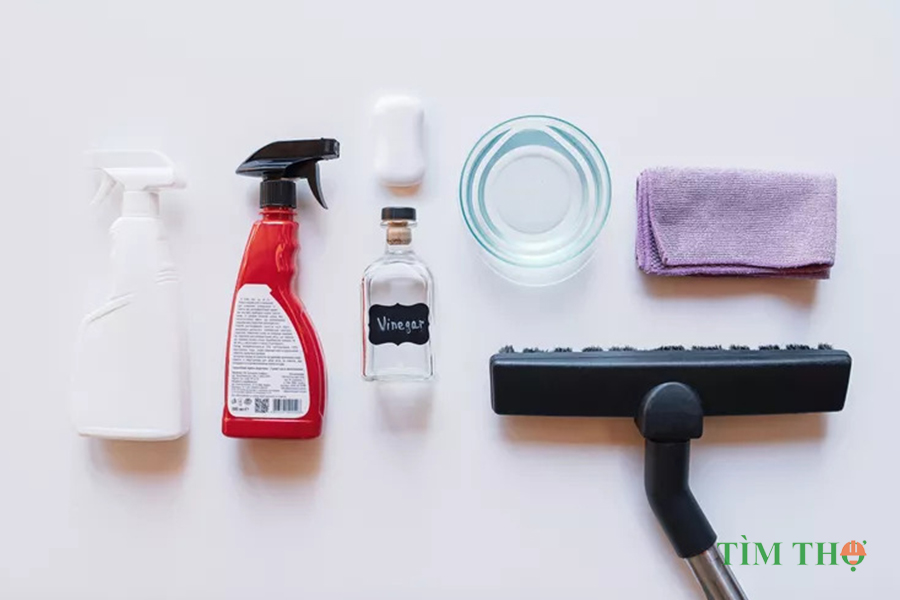 Cách làm sạch ghế da ô tô trông như mới